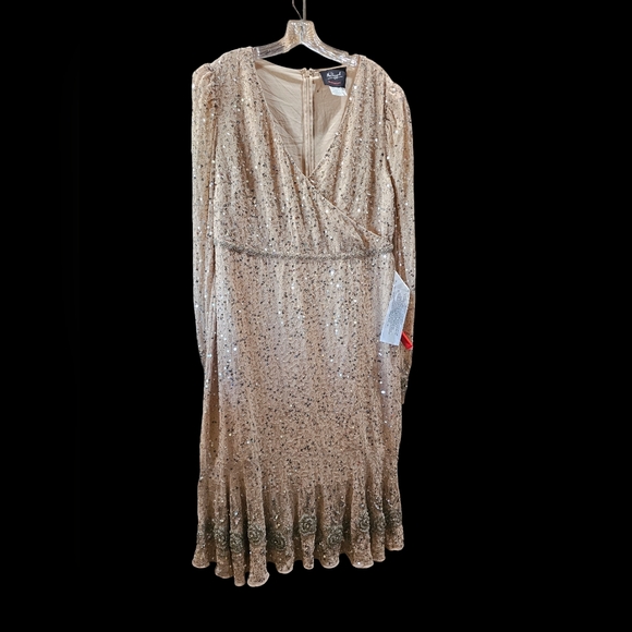 Mac Duggal #10740 Sequin Embellished Flounce Hem Surplice Size 14 MSRP $498 - Picture 7 of 12